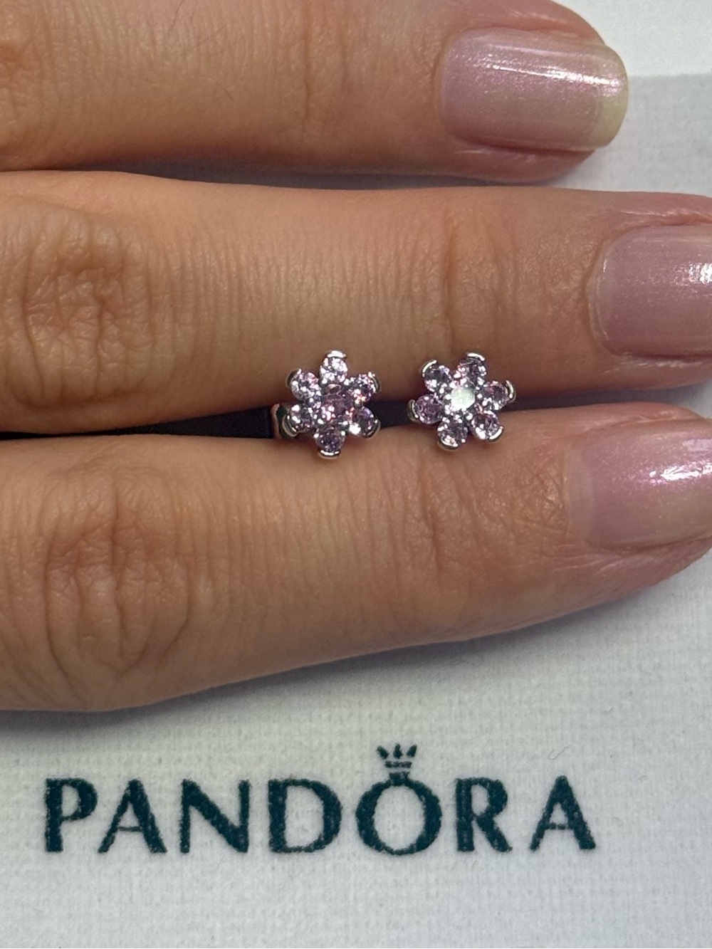 Pandora Sparkling Pink Flower Stud Earrings
Sterling silver